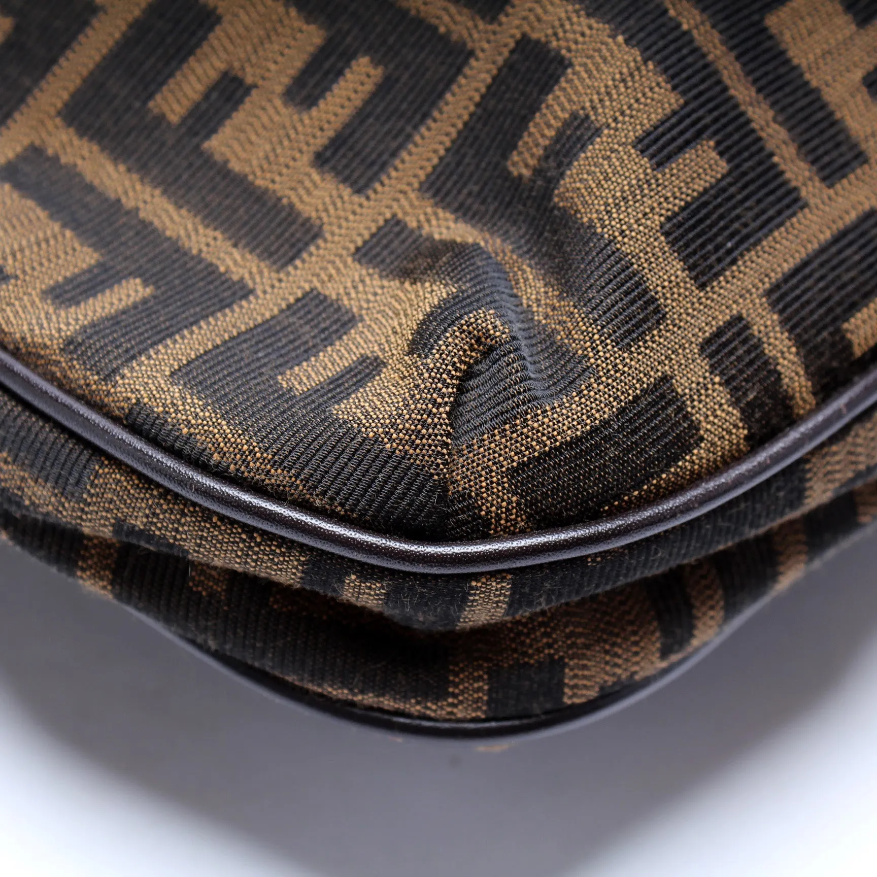 8BT190 Zucca Chef Crossbody
