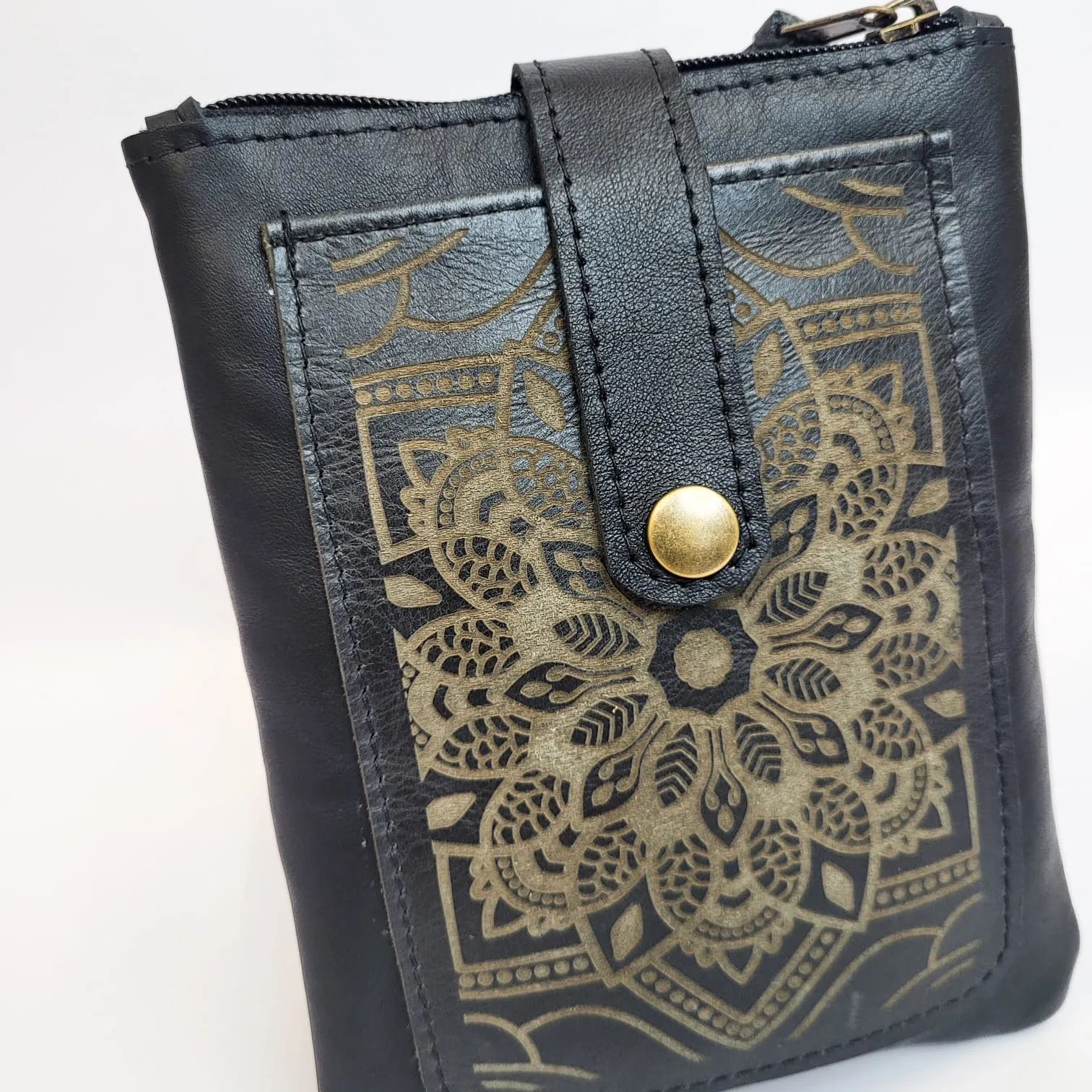 Gia leather black Nadia Laser sling pouch