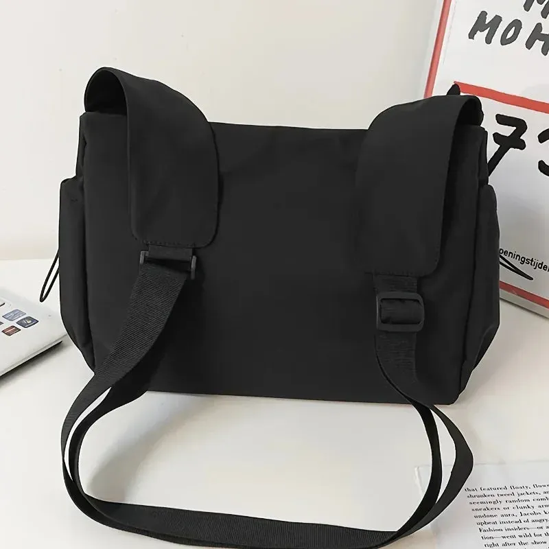 Uakiss Fashionable Crossbody Bag with Drawstring Accent - Spacious & Secure Zipper Closure - Includes Stylish Bag Charm